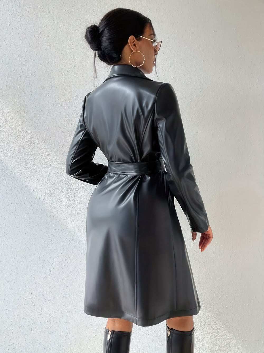 Coat | Glow Chic's Slim Long Sleeved Trench